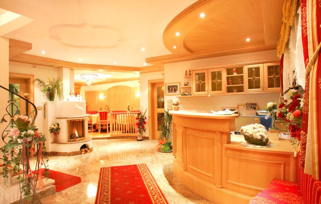 Garni B&B Schenk Selva di Val Gardena Room photo