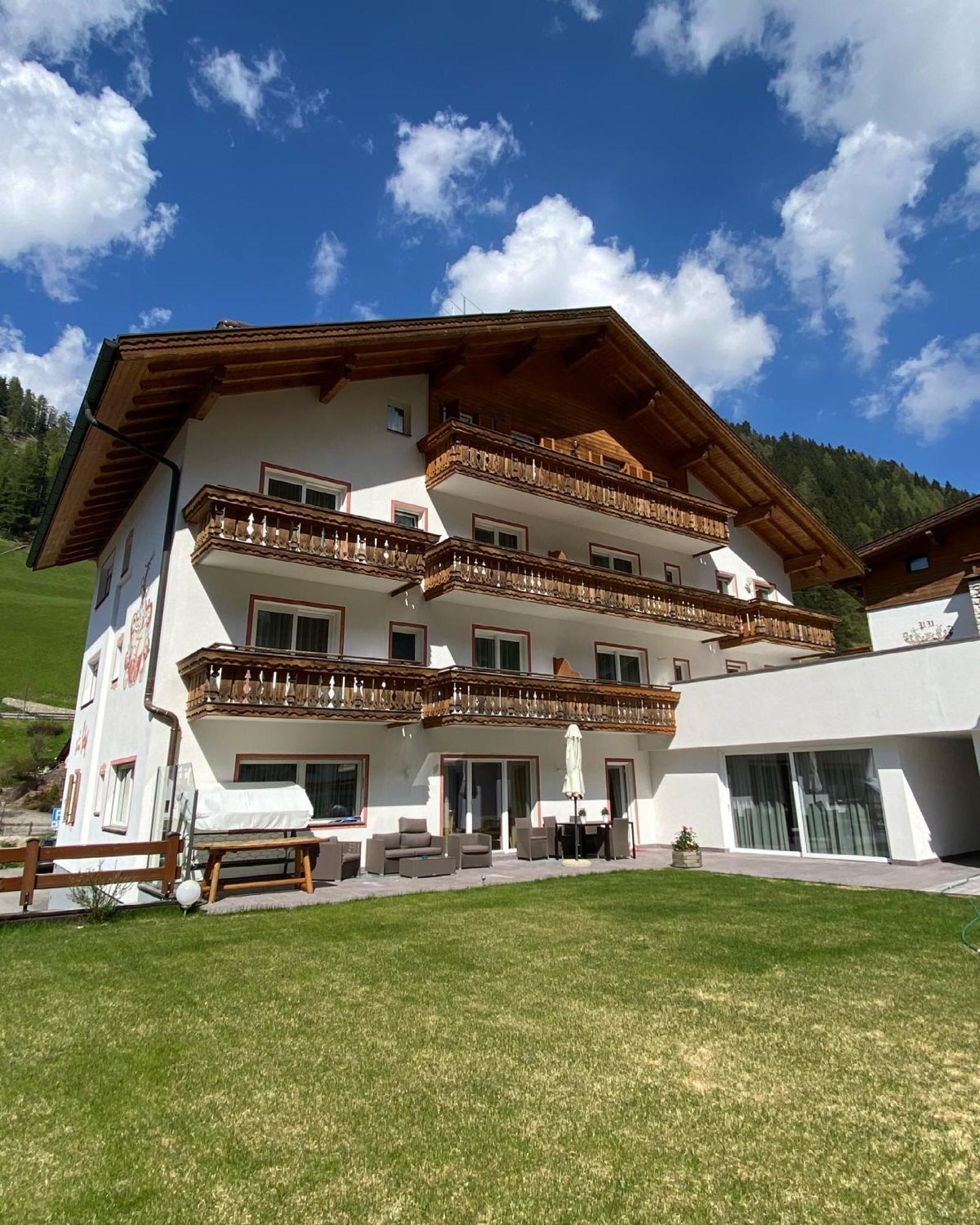 Garni B&B Schenk Selva di Val Gardena Exterior photo